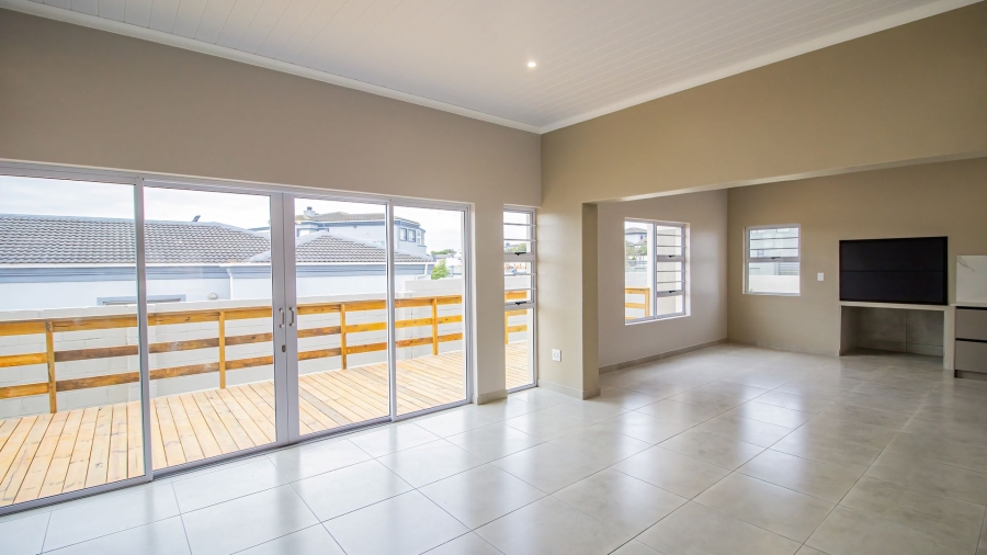 4 Bedroom Property for Sale in Country Club Western Cape